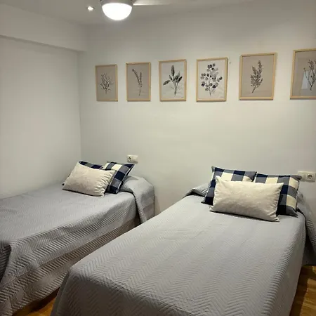 Apartamento Costanillas Apartment *